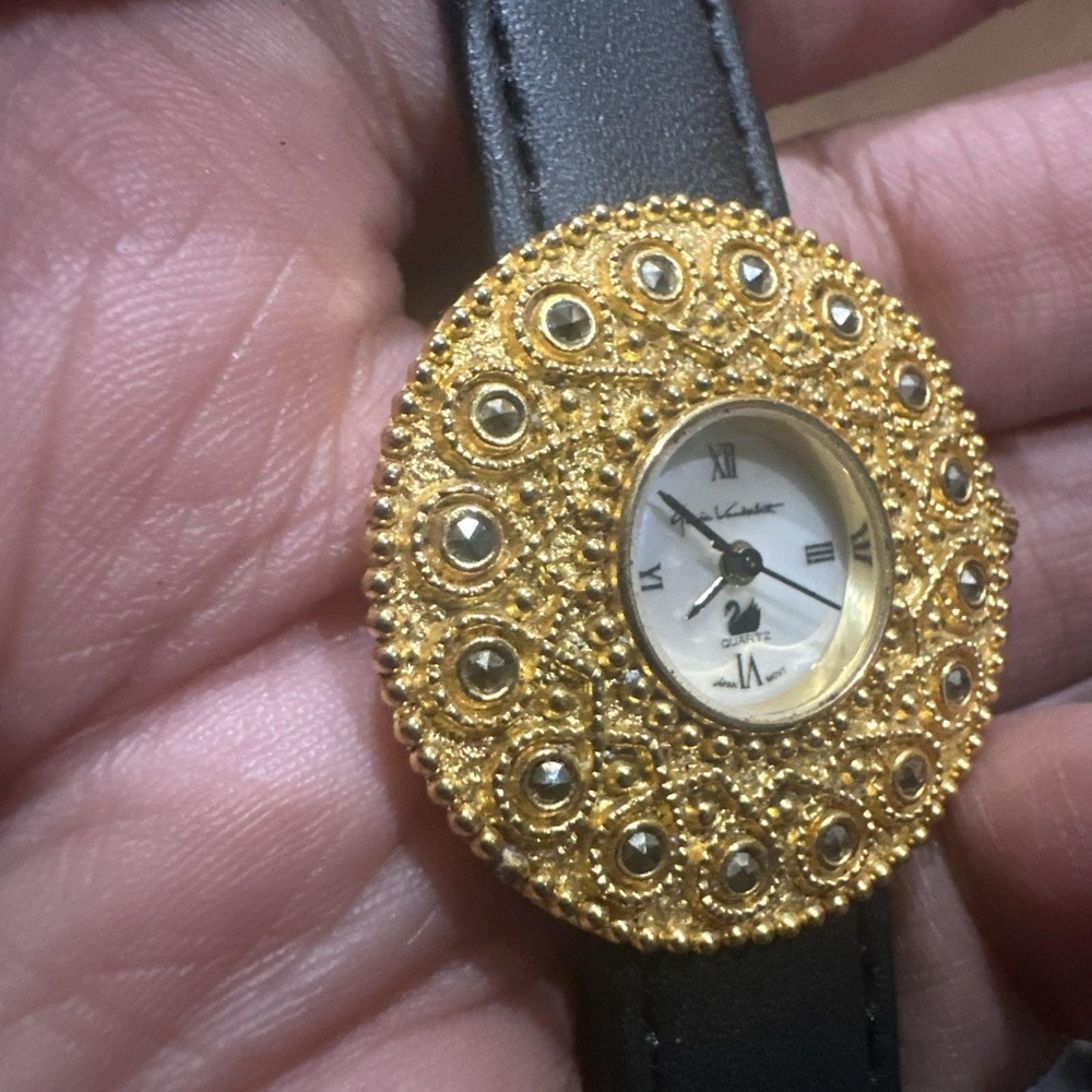 Working Gloria‎ Vanderbilt Quartz Watch Women Gold Tone Dainty New Battery 33mm - Picture 12 of 12